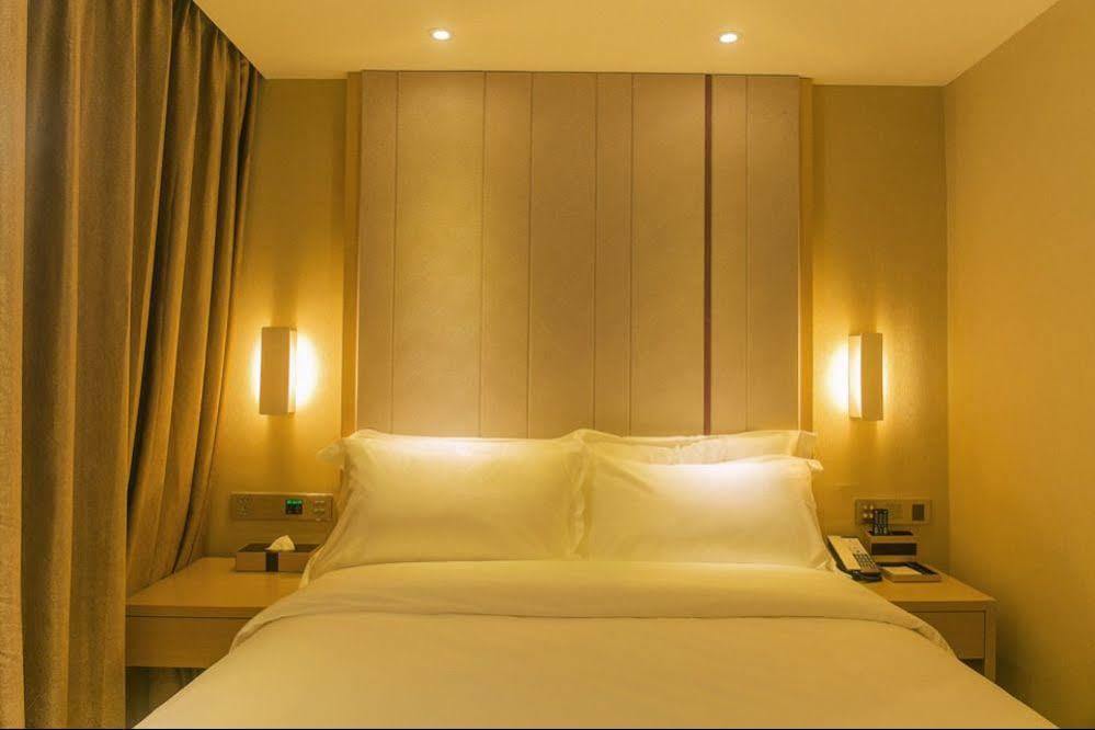 Guangzhou Colorful Days Hotel ภายนอก รูปภาพ
