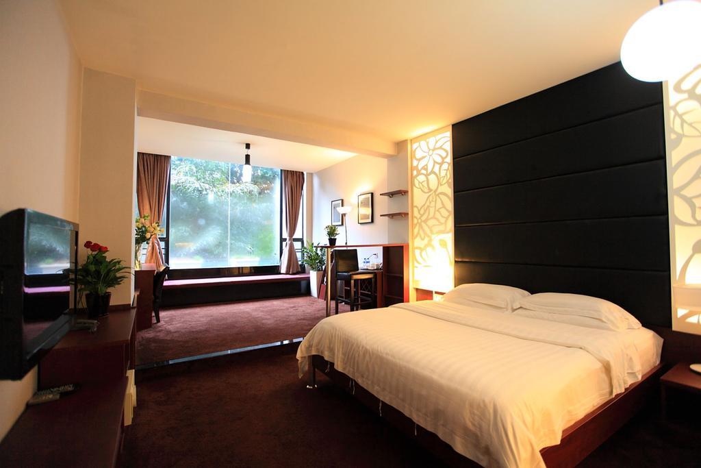 Guangzhou Colorful Days Hotel ภายนอก รูปภาพ